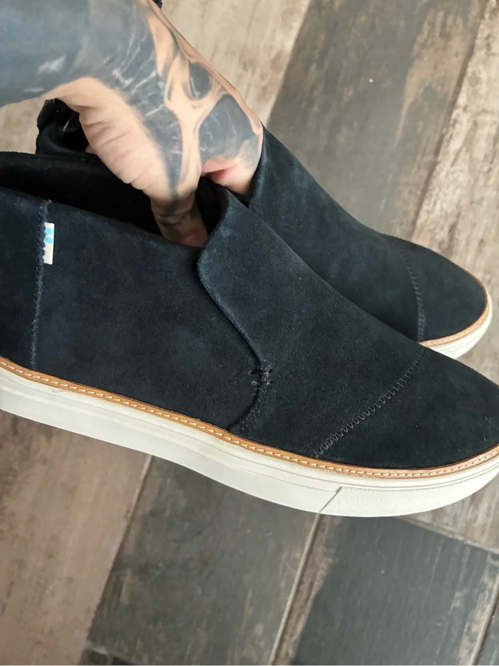 Toms NWT Paxton Black Suede Slip on Shoes 8.5
